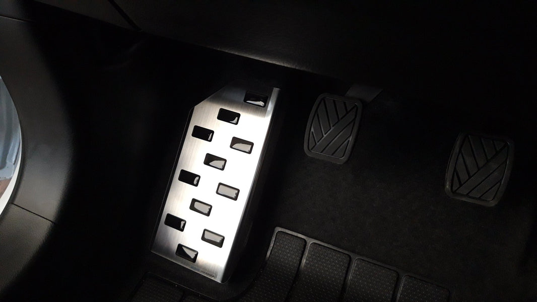 Fotstöd vänster stål/svart polyuretan Vitara 2015+ - Carlevel - 