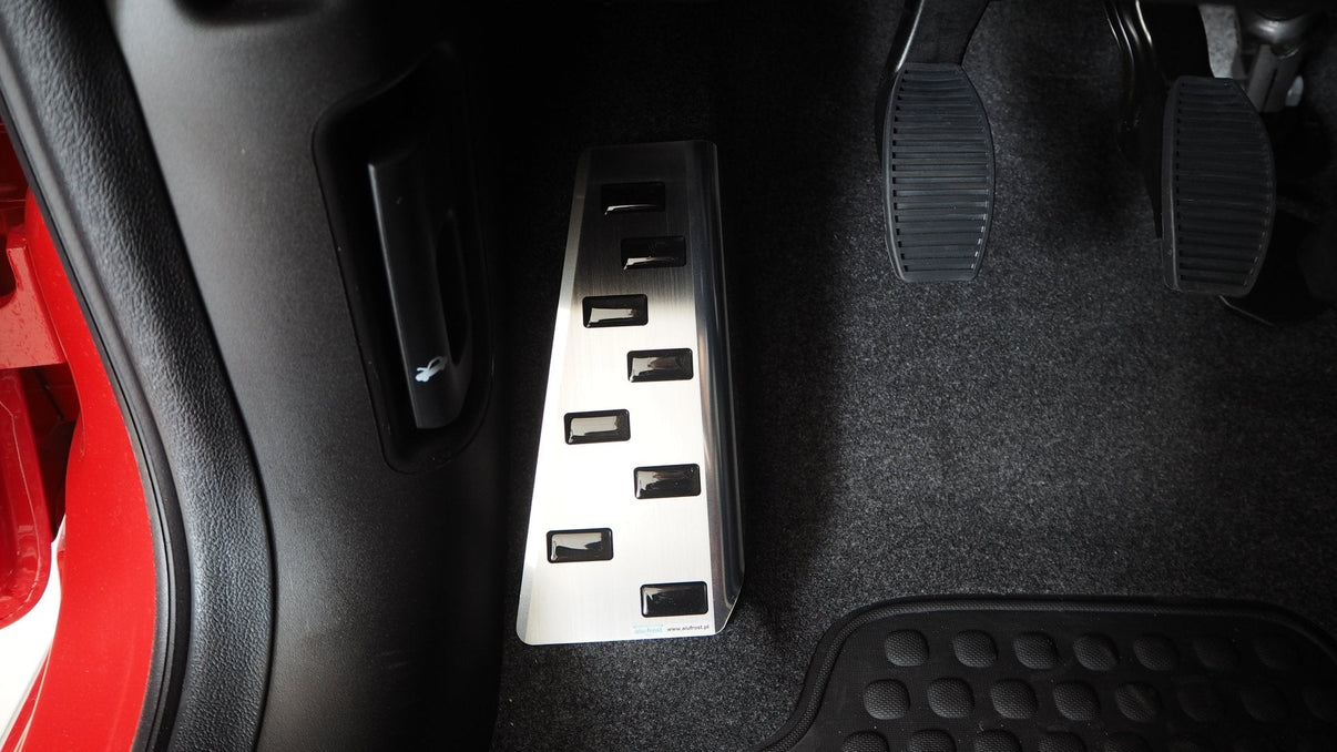 Fotstöd Fiat Panda III 2012+ – Vänster stål/svart polyuretan - Carlevel AB - Fordon och delar > Fordonstillbehör