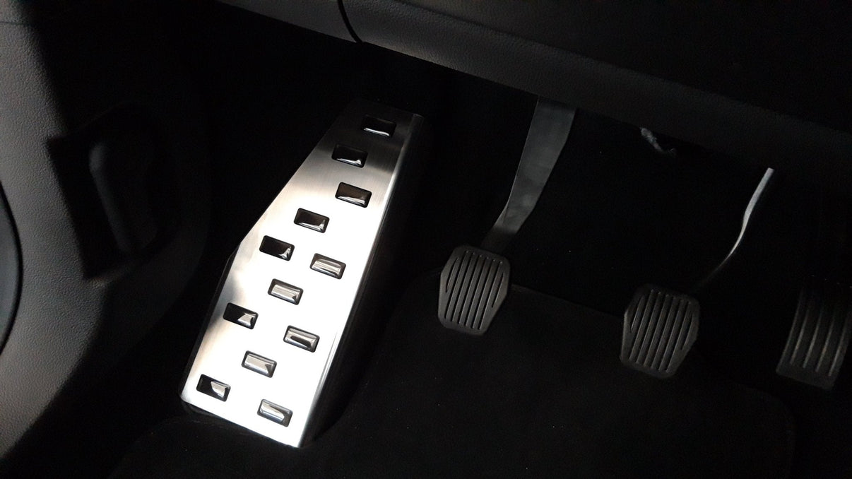 Fotstöd vänster Ford Kuga/C-Max 2008–2019 – stål/svart polyuretan - Carlevel AB - Fordon och delar > Fordonstillbehör