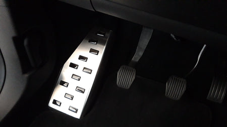 Fotstöd vänster Ford Kuga/C-Max 2008–2019 – stål/svart polyuretan - Carlevel AB - Fordon och delar > Fordonstillbehör