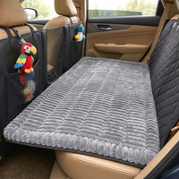 Halkmatta för hund i bil – Mjuk halkfri sittkudde till bagage och baksäte – produktbild – Bilskydd > Hundskydd Till Bil