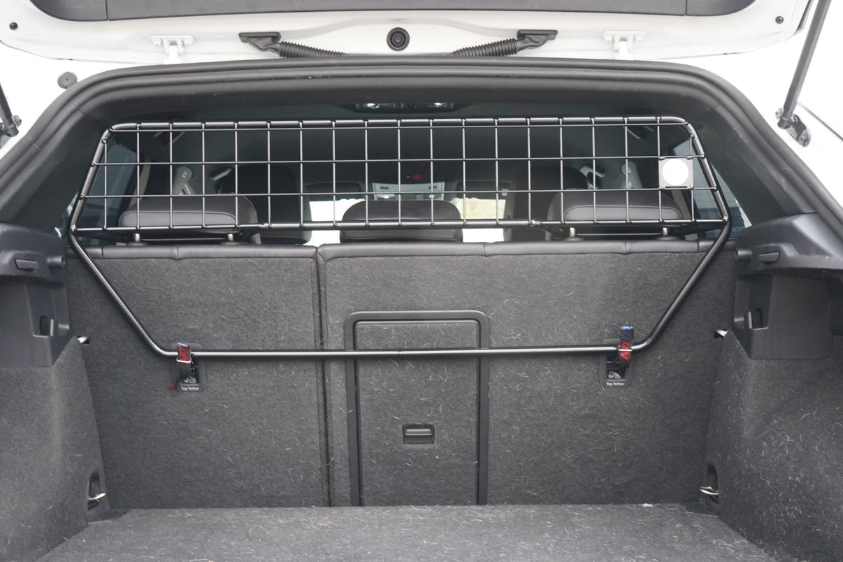 Hundgaller till Volkswagen T - Roc (Generation I 2017–) | Svensktillverkat Bagagegaller - Carlevel - Skyddsgaller