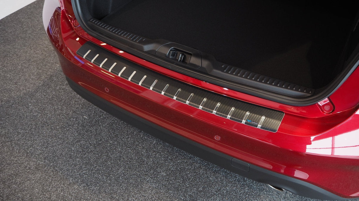 Lastskydd Ford Focus IV 5D 2018–2025 – kolfiber-look - Carlevel AB - Fordon och delar > Fordonsdelar > Karossdelar > Stötfångare