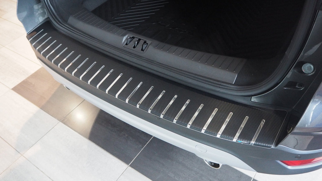 Lastskydd Ford Kuga II FL 2016–2019 – kolfiber-look - Carlevel AB - Fordon och delar > Fordonsdelar > Karossdelar > Stötfångare