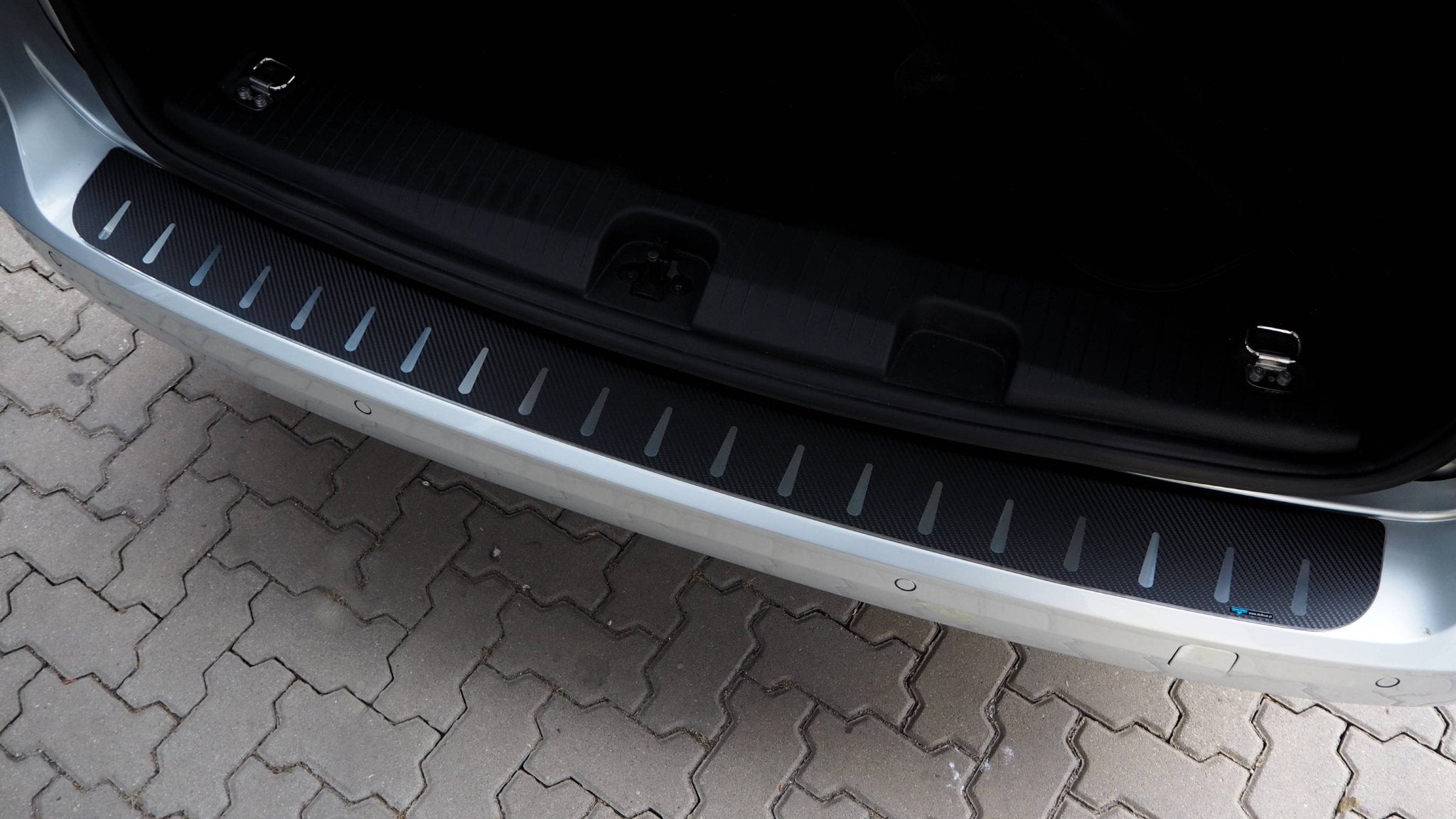 Lastskydd Kolfiber VW Caddy V / Ford Tourneo Connect 2021–2023 - Carlevel - 