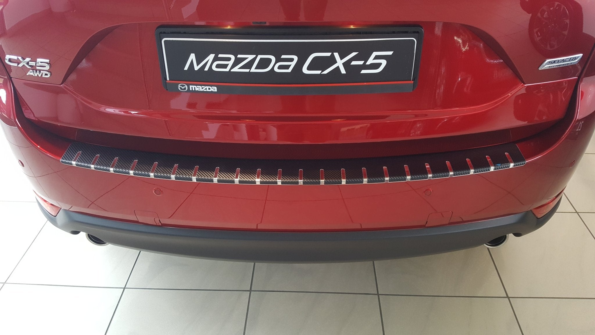 Lastskydd Mazda CX-5 II 2017–2024 – kolfiber-look - Carlevel AB - Fordon och delar > Fordonsdelar > Karossdelar > Stötfångare