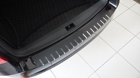 Lastskydd Škoda Octavia III Kombi 2016–2020 – kolfiber-look - Carlevel AB - Fordon och delar > Fordonsdelar > Karossdelar > Stötfångare