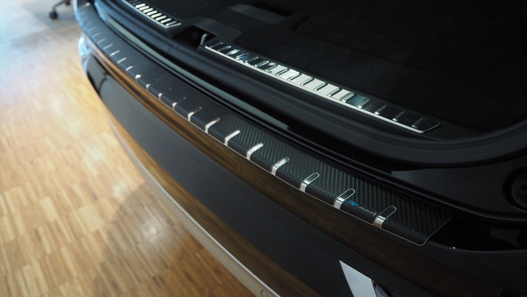 Lastskydd till Volvo XC90 2015+ – kolfiber-look stål – produktbild framifrån | Alu-Frost