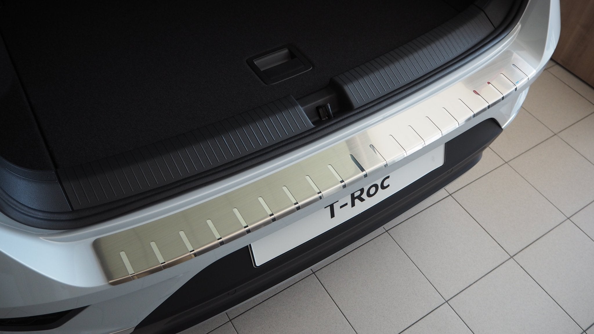 Lastskydd till Volkswagen T-Roc/T-Roc FL 2017–2021 – Rostfritt stål - Carlevel AB - Fordon och delar > Fordonsdelar > Karossdelar > Stötfångare