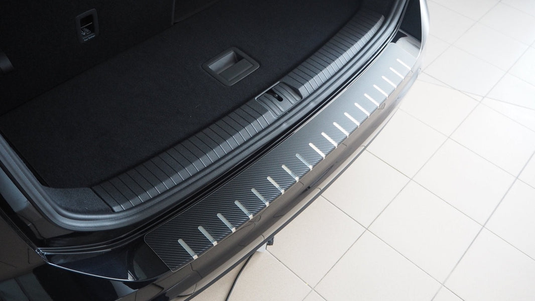 Lastskydd Volkswagen Touran III 2015+ – kolfiber-look - Carlevel AB - Fordon och delar > Fordonsdelar > Karossdelar > Stötfångare