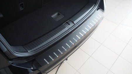 Lastskydd Volkswagen Touran III 2015+ – kolfiber-look - Carlevel AB - Fordon och delar > Fordonsdelar > Karossdelar > Stötfångare