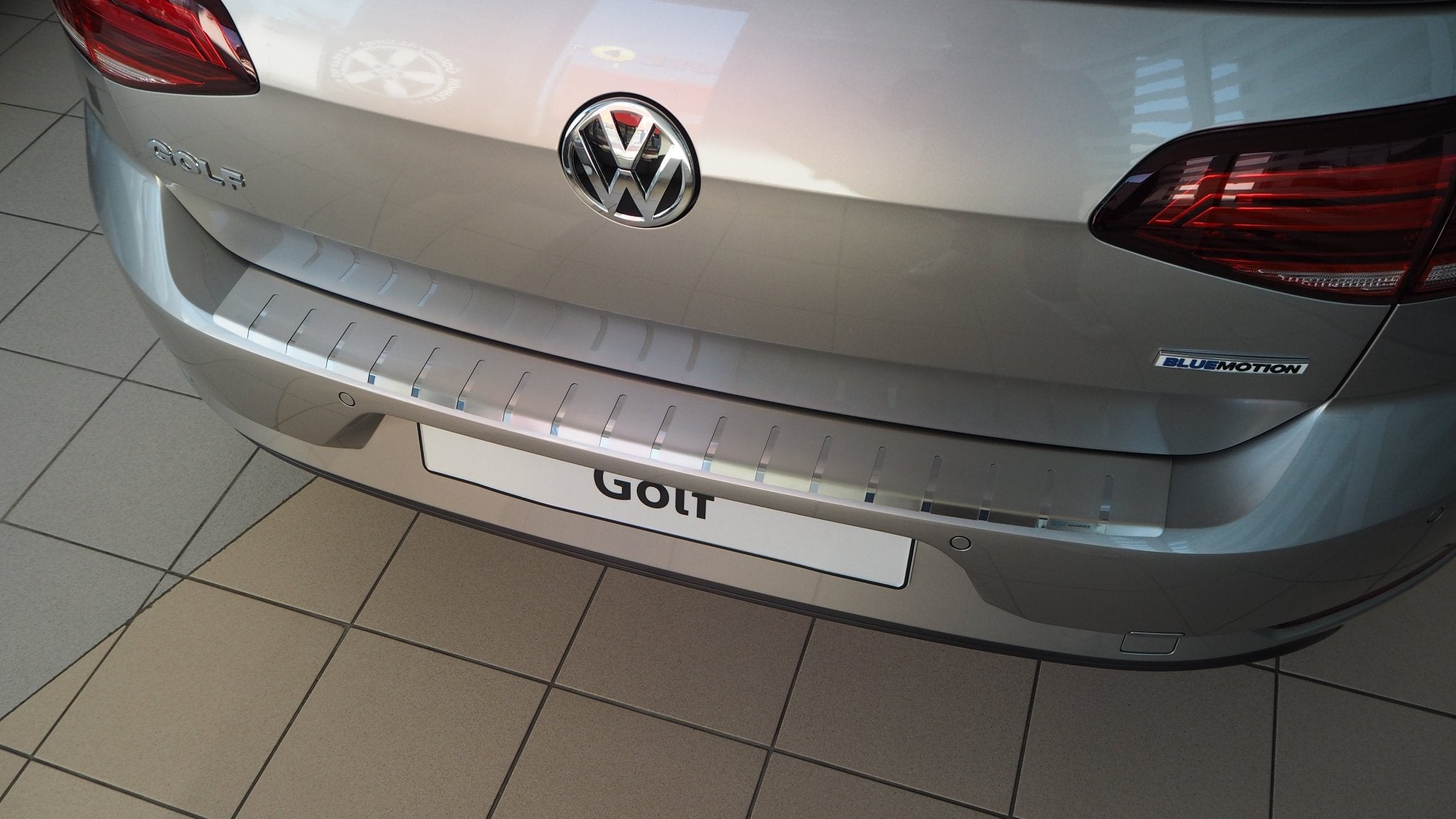 Lastskydd VW Golf VII 5D 2012–2019 – rostfritt stål - Carlevel AB - Fordon och delar > Fordonsdelar > Karossdelar > Stötfångare
