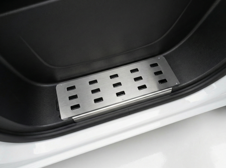Fotstegsskydd till Renault Master IV 2024+ – Aluminium