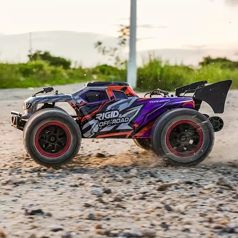 RC terrängbil Rigid Off-Road 40 km/h 1:16 Brushless 4WD – produktvy från sidan | Carlevel