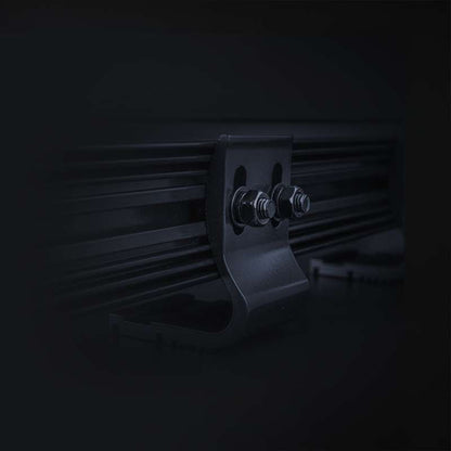 LED-ramp Strands Lighting Division Siberia XP DR 32" 19 150 lm vit-gul pos – Kompakt modell – i användning