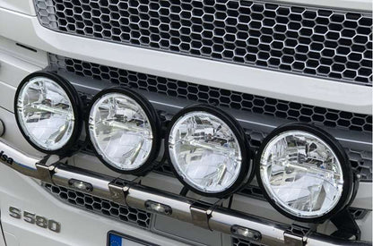 Extraljus Strands Lighting Division Skene 9" ringformat vitt positionsljus – i användning | Strands Lighting Division