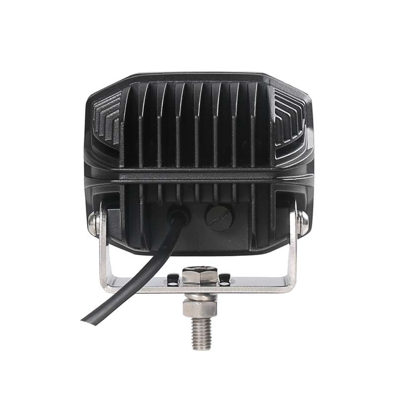 LED-ramp Strands Side Shooter 4″ 2097 lm 1 lux @ 221 m – produktvy från sidan | Strands Lighting Division