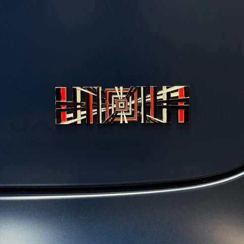 Tesla Plaid Emblem/Badge Silver - Carlevel AB - Fordon och delar > Fordonstillbehör