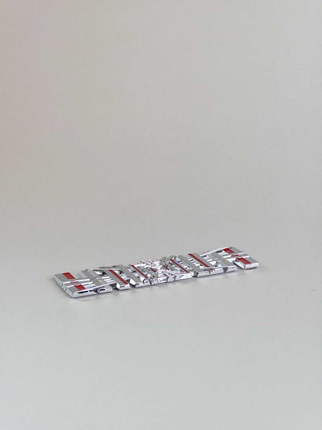 Tesla Plaid Emblem/Badge Silver - Carlevel AB - Fordon och delar > Fordonstillbehör