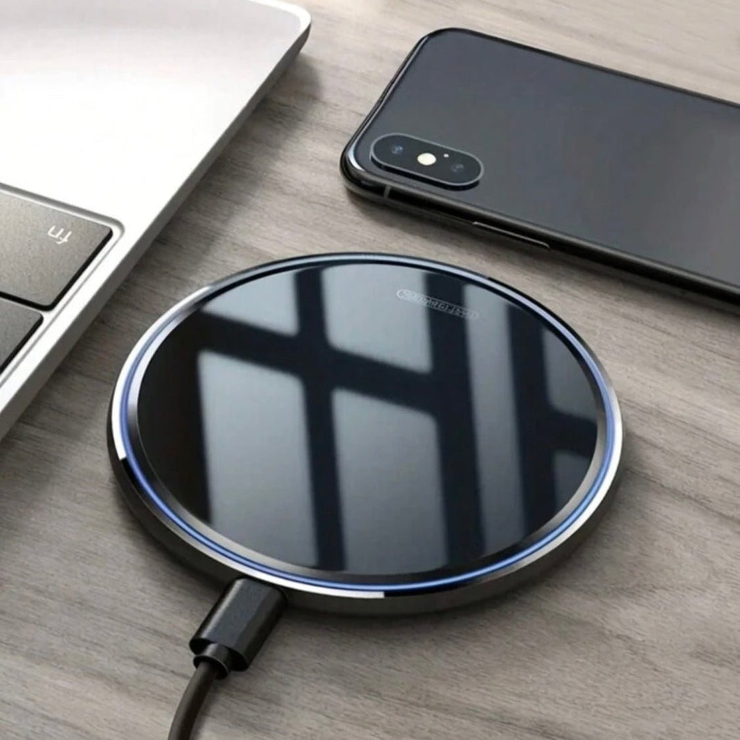 Trådlös laddare 15 W – Kompatibel med iPhone AirPods Samsung Galaxy – produktbild framifrån | Carlevel