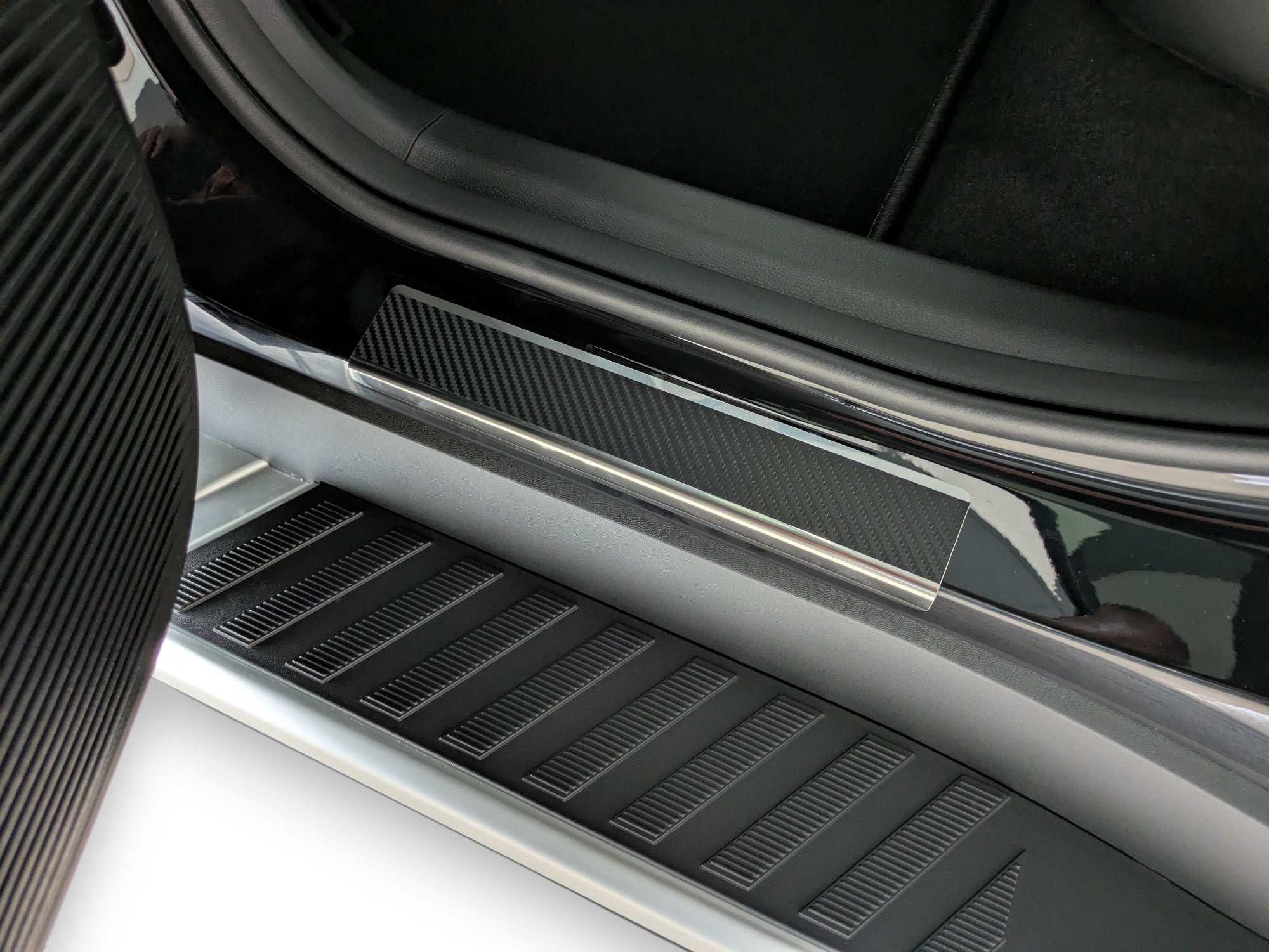 Tröskelskydd BAIC BJ30 2025+ – kolfiber-look - Carlevel AB - Fordon och delar > Fordonsdelar > Karossdelar
