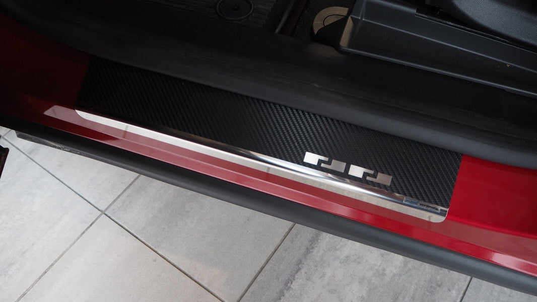 Tröskelskydd Ford Puma II 2019+ – kolfiber-look - Carlevel AB - Fordon och delar > Fordonsdelar > Karossdelar