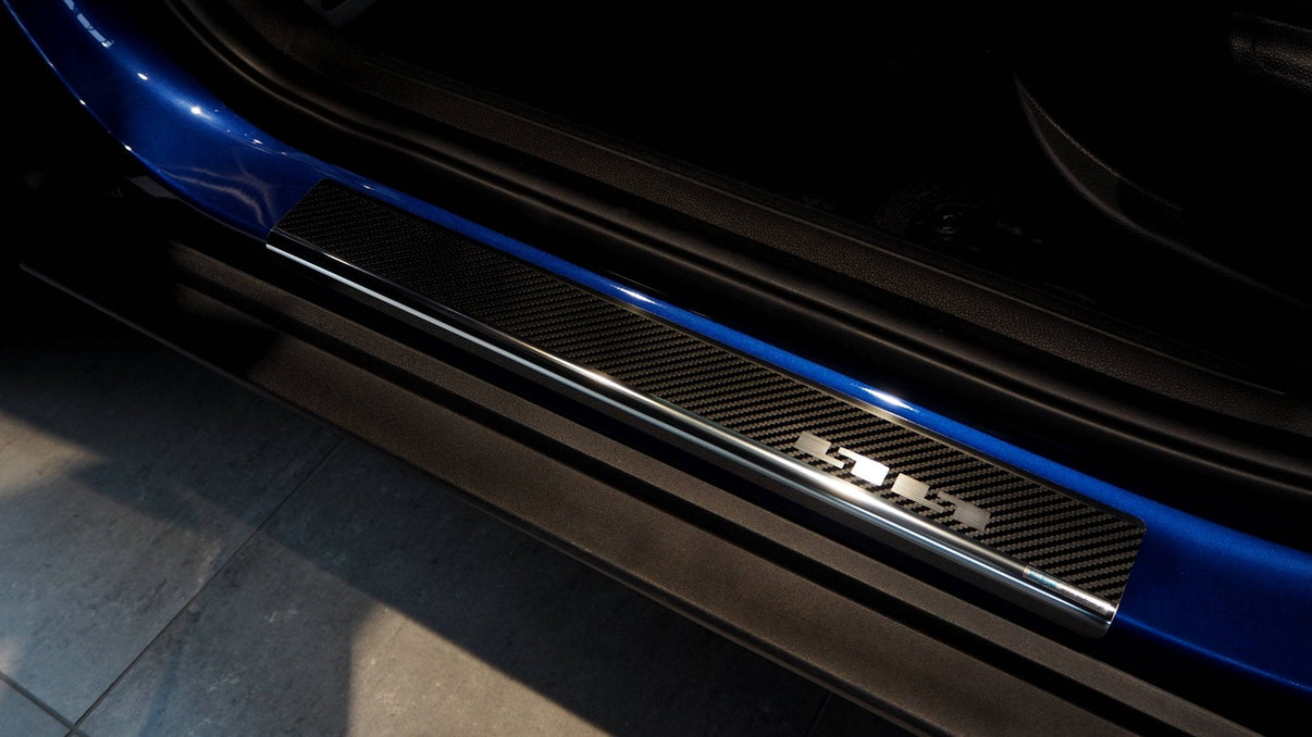 Tröskelskydd Hyundai Bayon 2021+ – kolfiber-look - Carlevel AB - Fordon och delar > Fordonsdelar > Karossdelar