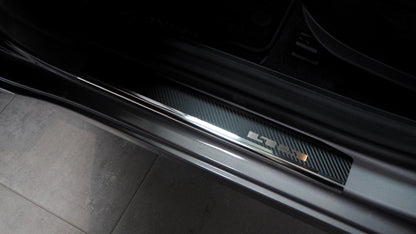 Tröskelskydd Hyundai Elantra VII 2021+ – kolfiber-look - Carlevel AB - Fordon och delar > Fordonsdelar > Karossdelar