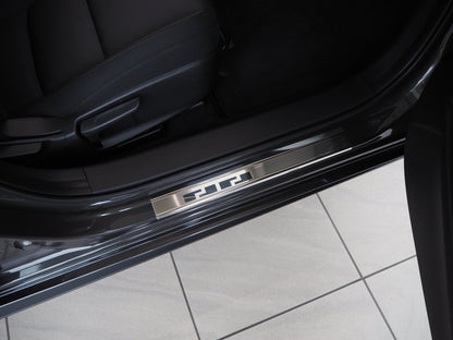 Tröskelskydd Mazda 3 IV 2019+ – rostfritt stål - Carlevel AB - Fordon och delar > Fordonsdelar > Karossdelar