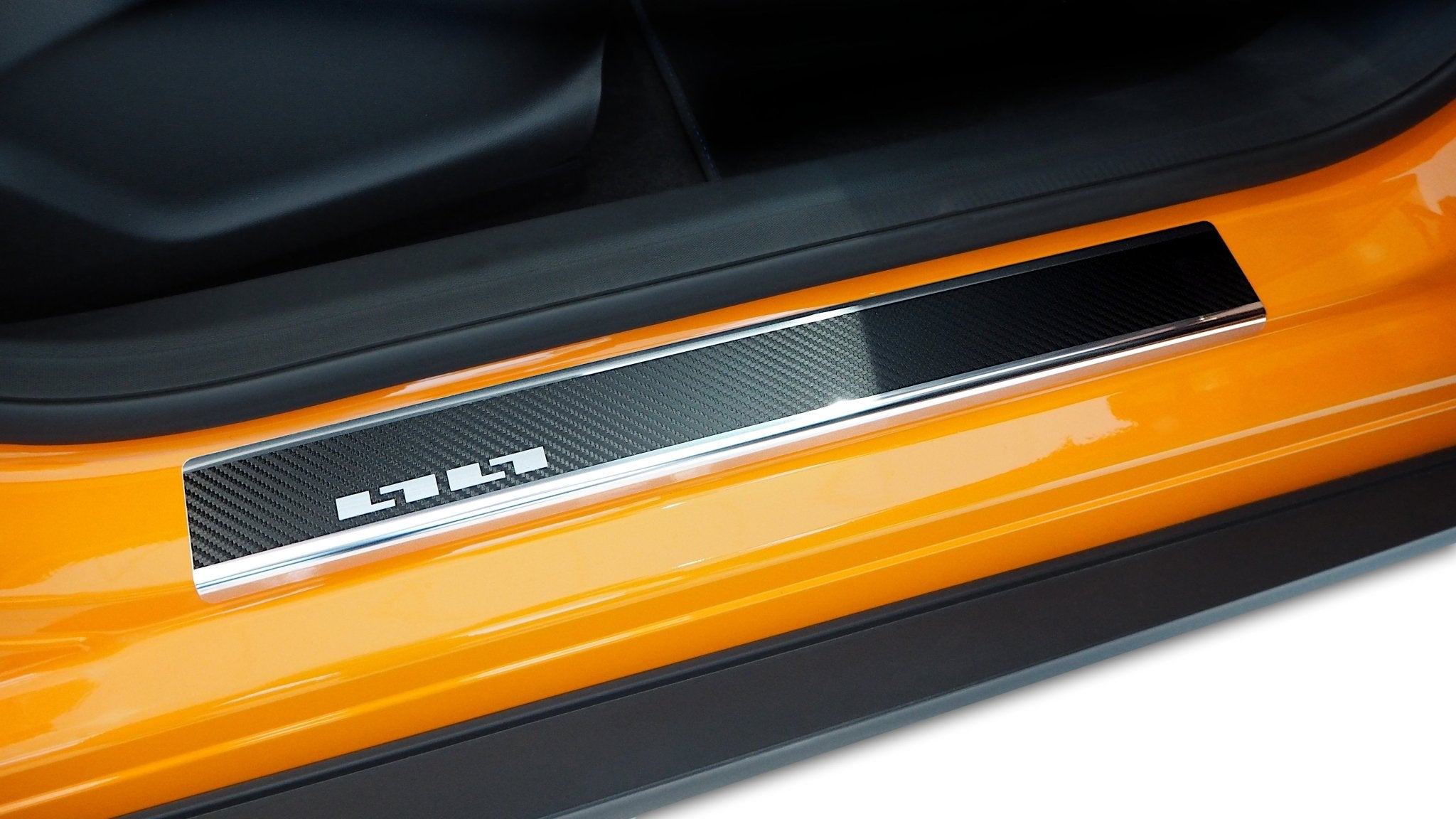 Tröskelskydd MG 4 EV 2023+ – kolfiber-look (stål) - Carlevel AB - Fordon och delar > Fordonsdelar > Karossdelar