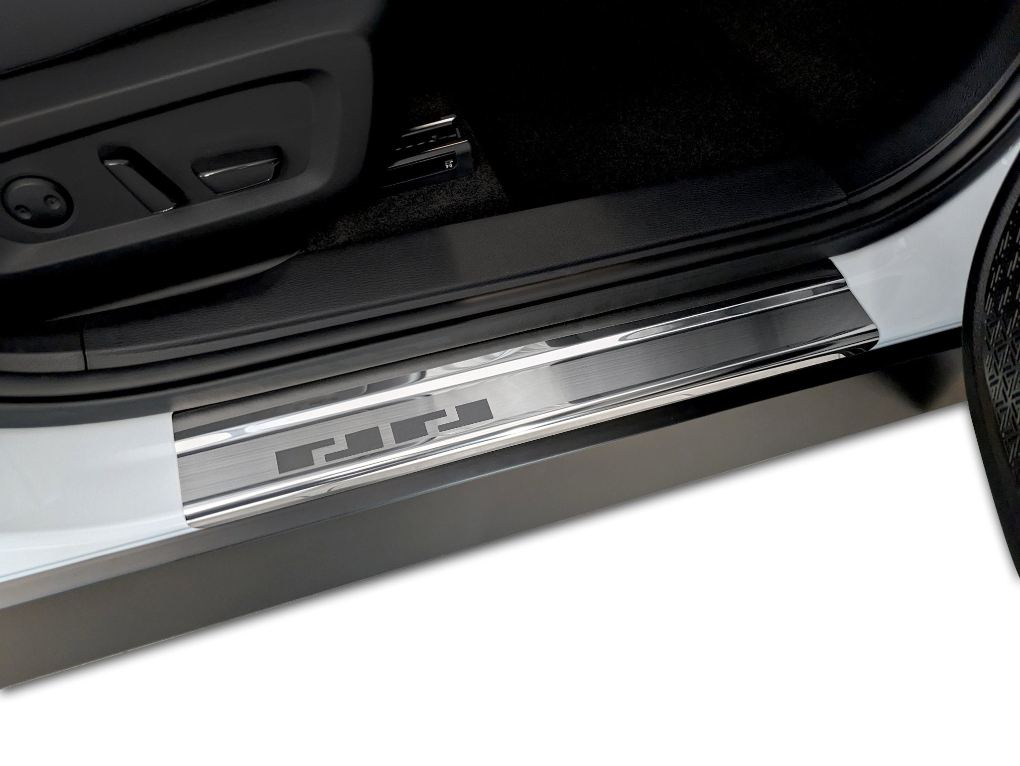 Tröskelskydd Mitsubishi Outlander IV 2025+ – rostfritt stål - Carlevel AB - Fordon och delar > Fordonsdelar > Karossdelar