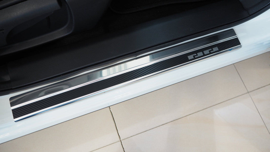 Tröskelskydd Nissan Qashqai I/II/III 2006–2024 – kolfiber-look - Carlevel AB - Fordon och delar > Fordonsdelar > Karossdelar