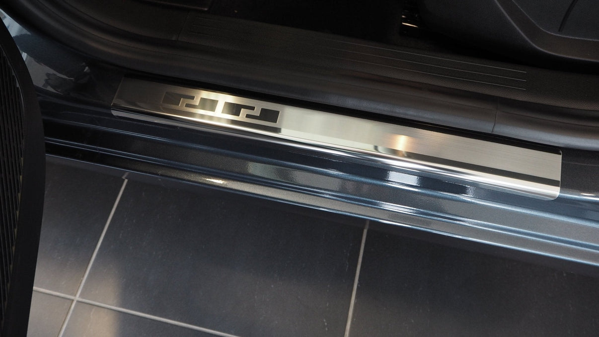 Tröskelskydd Renault Clio V 2019+ – rostfritt stål - Carlevel AB - Fordon och delar > Fordonsdelar > Karossdelar