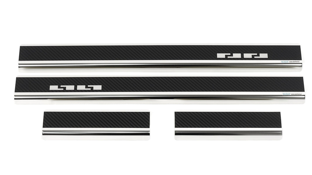Tröskelskydd Skoda Fabia IV 5D 2021+ – kolfiber-look - Carlevel AB - Fordon och delar > Fordonsdelar > Karossdelar