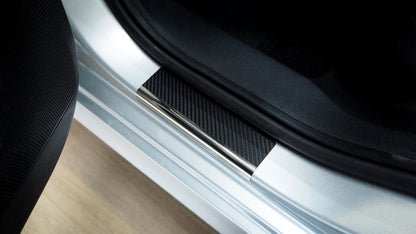 Tröskelskydd Skoda Fabia IV 5D 2021+ – kolfiber-look - Carlevel AB - Fordon och delar > Fordonsdelar > Karossdelar