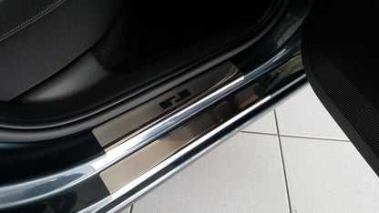 Tröskelskydd Skoda Rapid 2012–2019 – rostfritt stål - Carlevel AB - Fordon och delar > Fordonsdelar > Karossdelar