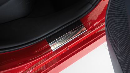 Tröskelskydd till Toyota Corolla XII 5D 2019+ – Kolfiber-look - Carlevel AB - Fordon och delar > Fordonsdelar > Karossdelar