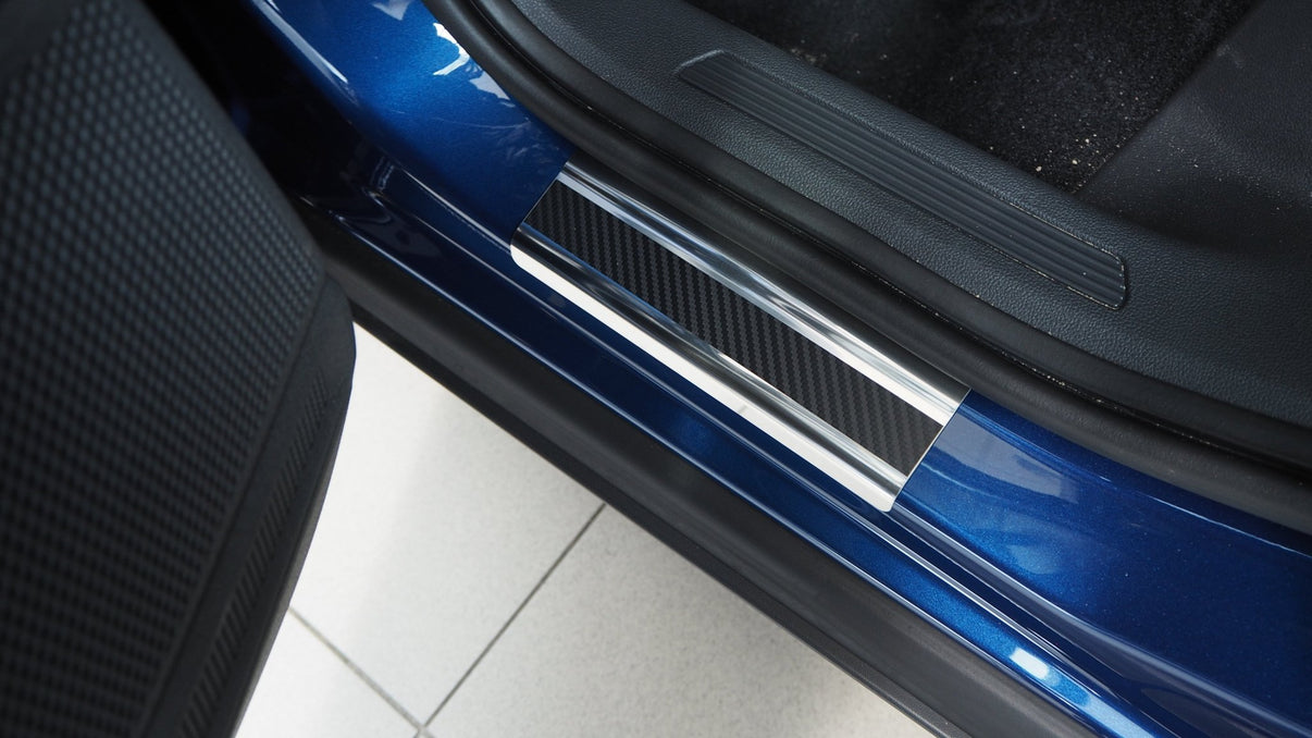 Tröskelskydd till Volkswagen T-Cross 2019–2023 – Kolfiber-look - Carlevel AB - Fordon och delar > Fordonsdelar > Karossdelar