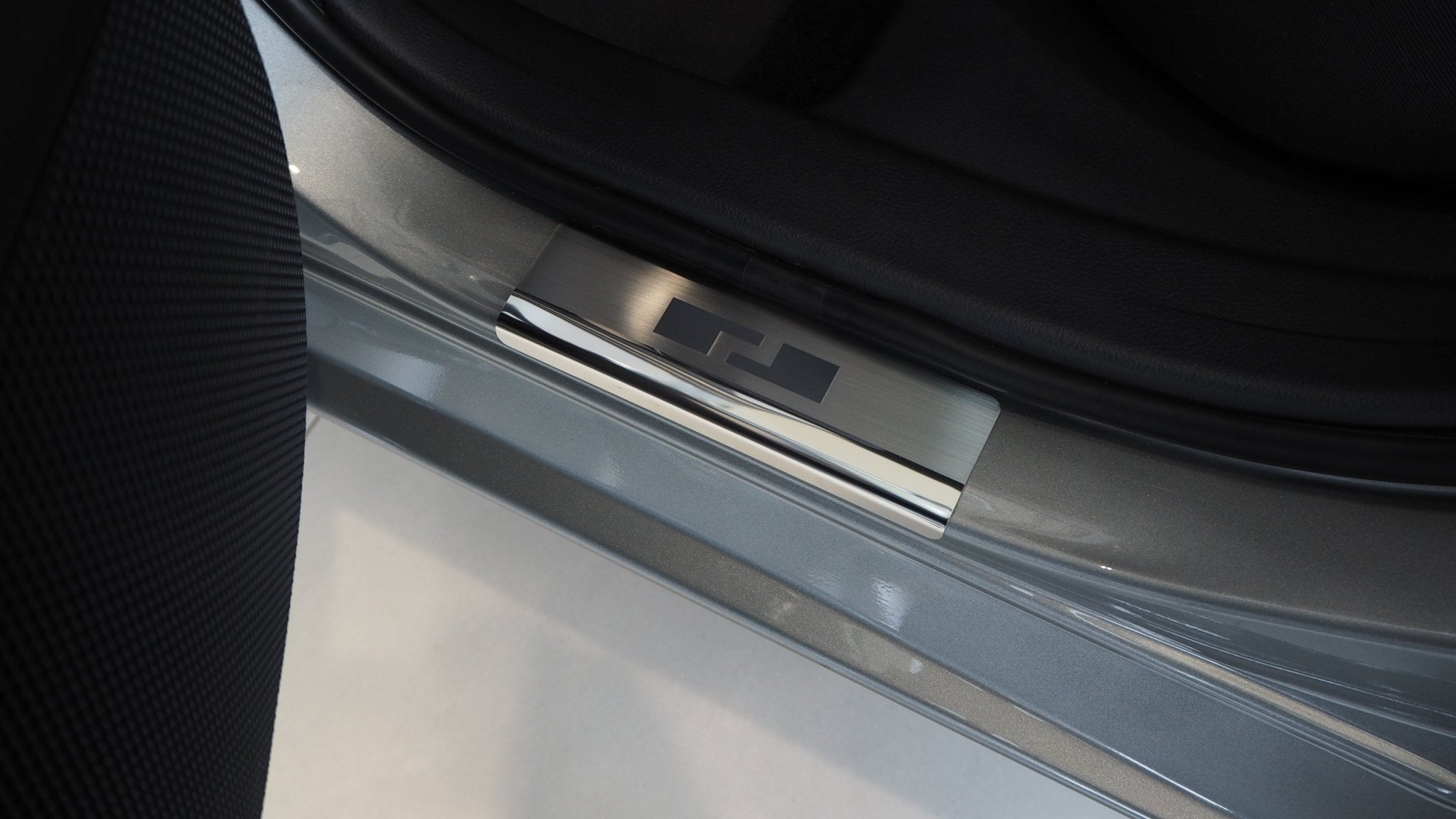 Tröskelskydd Toyota Auris II 5D 2013–2019 – rostfritt stål - Carlevel AB - Fordon och delar > Fordonsdelar > Karossdelar