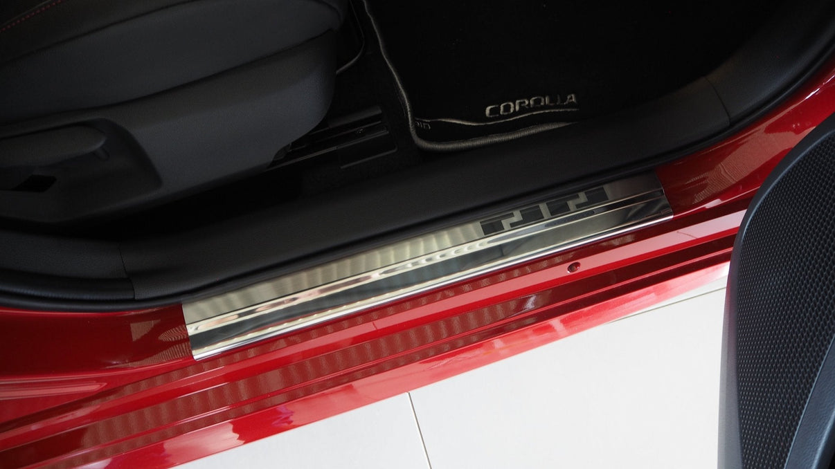Tröskelskydd Toyota Corolla XII 5D 2019+ – rostfritt stål - Carlevel AB - Fordon och delar > Fordonsdelar > Karossdelar