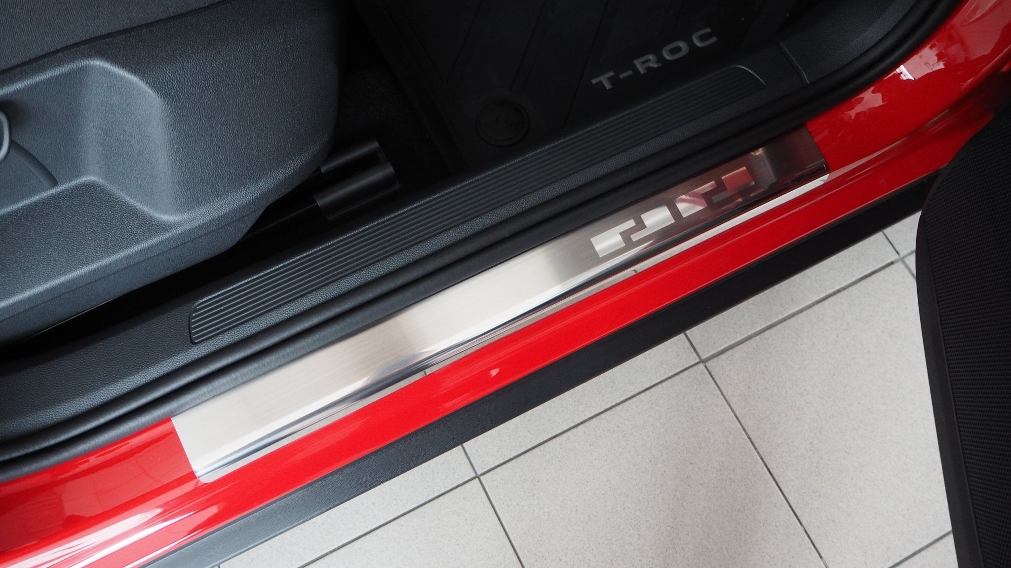 Tröskelskydd VW T-Roc/T-Roc FL 2017–2021 – rostfritt stål - Carlevel AB - Fordon och delar > Fordonsdelar > Karossdelar