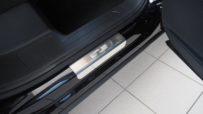 Tröskelskydd VW Tiguan 2016–2024 – rostfritt stål - Carlevel AB - Fordon och delar > Fordonsdelar > Karossdelar