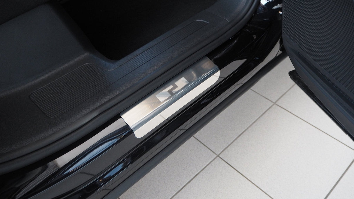 Tröskelskydd VW Tiguan 2016–2024 – rostfritt stål - Carlevel AB - Fordon och delar > Fordonsdelar > Karossdelar