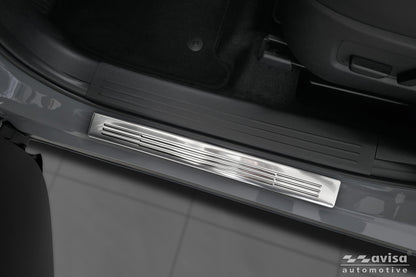 Tröskelskydd Lines Mazda CX-5 III 2025+ – Silver satin | AVISA – bild 4