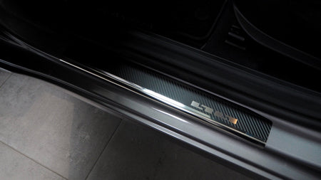 Tröskelskydd stål/kolfiber Hyundai Elantra VII 2021+ - Carlevel - 