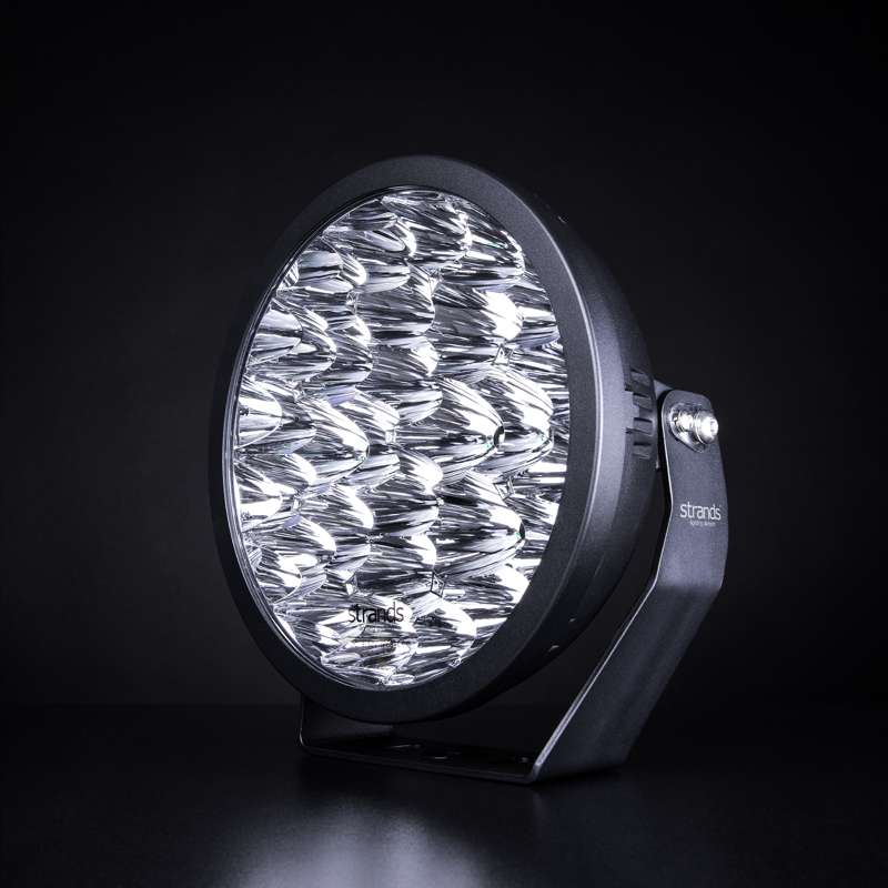 Extraljus Strands Lighting Division Yukon 2.0 Flood 9″ – produktbild framifrån | Strands Lighting Division